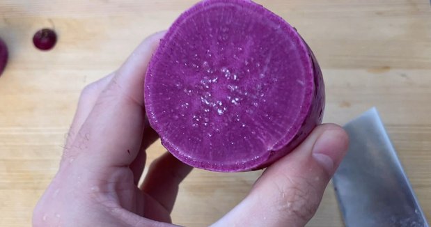 紫芋の断面