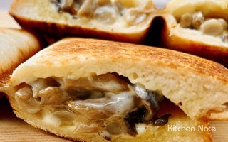 キノコとチーズのホットサンドイッチの作り方・レシピ｜しめじのオイル漬けを使って